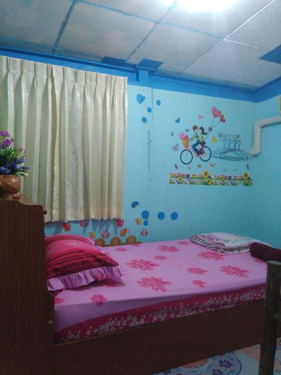 Patchaya Guesthouse Ампхава Экстерьер фото