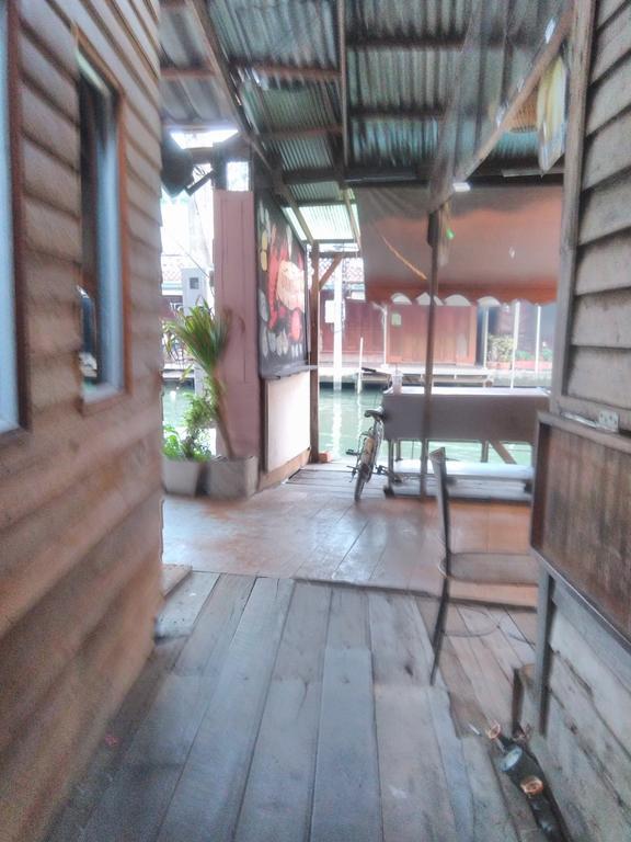 Patchaya Guesthouse Ампхава Номер фото